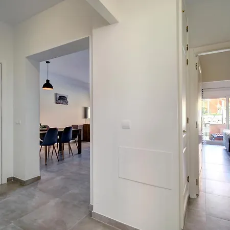 Modern Garden Apartment *